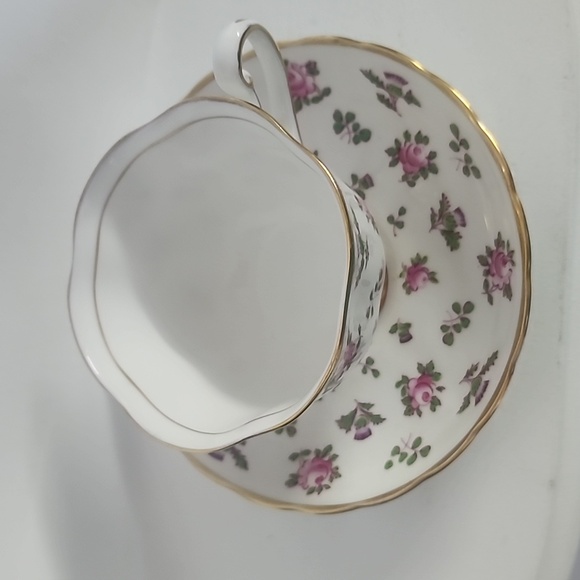 Hand Painted Roses and Thistle Britannia Royal Chelsea Tea Cup and Saucer Set - Picture 5 of 9
